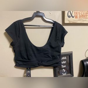 Black Workout Top ⭐️2 for $30⭐️